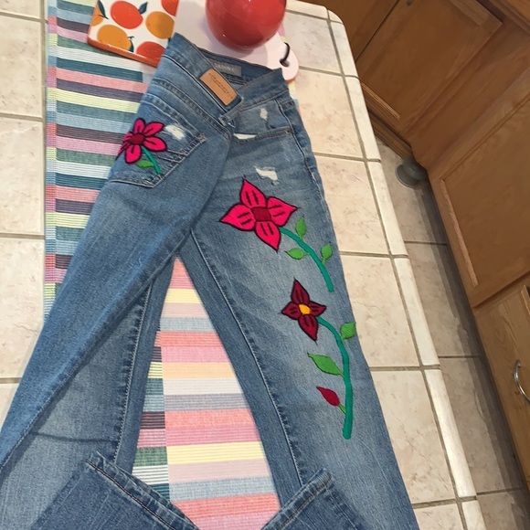 Aeropostal hand embroidered pants - Picture 2 of 12